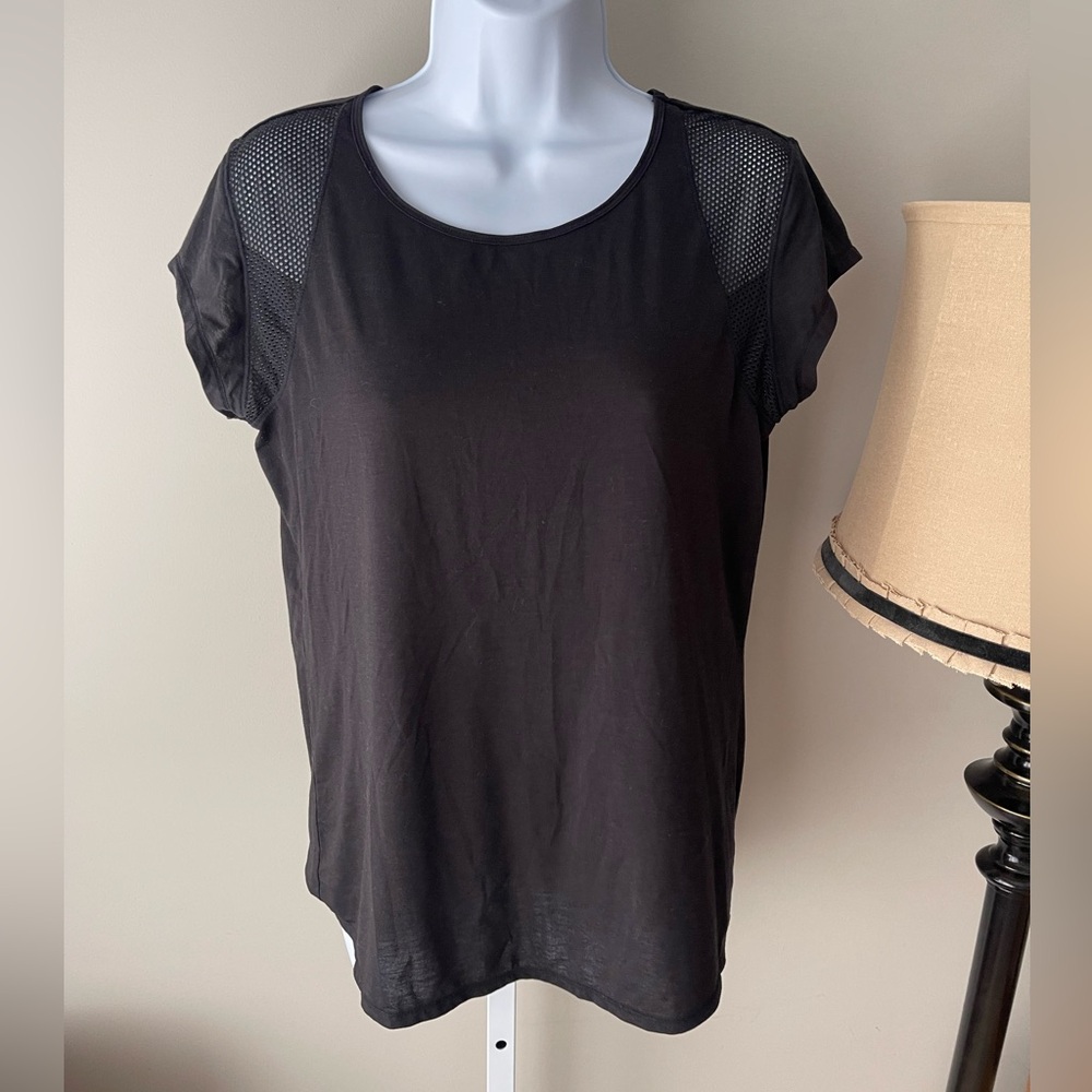 Athleta Charcoal Mesh Detail Short Sleeve Top Size Medium Athletic Casual